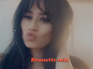 Brunette_mia