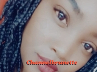 Channelbrunette