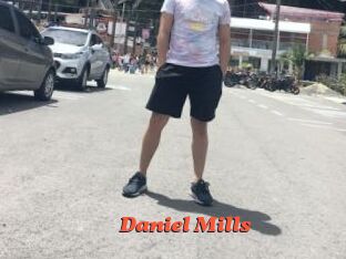Daniel_Mills