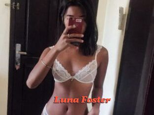 Luna_Foster