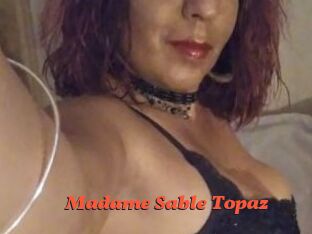 Madame_Sable_Topaz