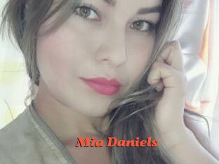 Mia_Daniels