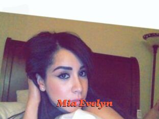 Mia_Evelyn