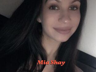 Mia_Shay