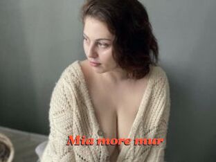 Mia_more_mur