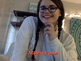 Miley_Lyons