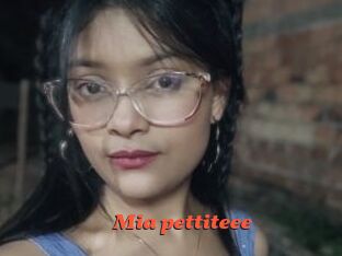 Mia_pettiteee