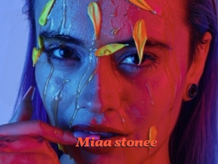 Miaa_stonee