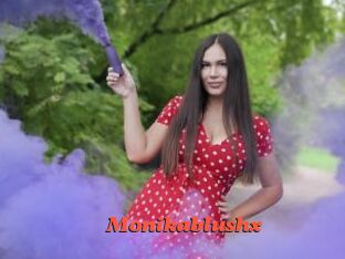 Monikablushx