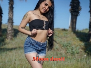 Moon_danii