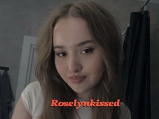 Roselynkissed