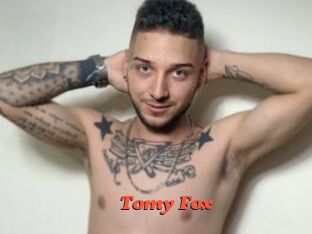 Tomy_Fox
