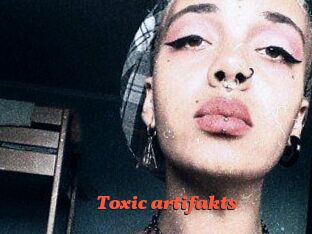 Toxic_artifakts